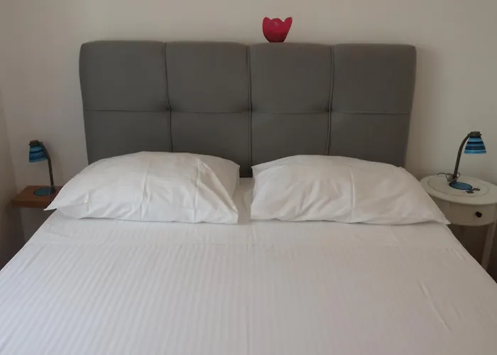 Gloria Биоград-на-Мору