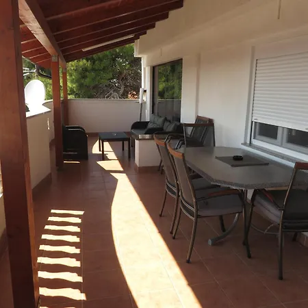 Gloria Apartment *