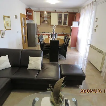 Apartman Gloria *